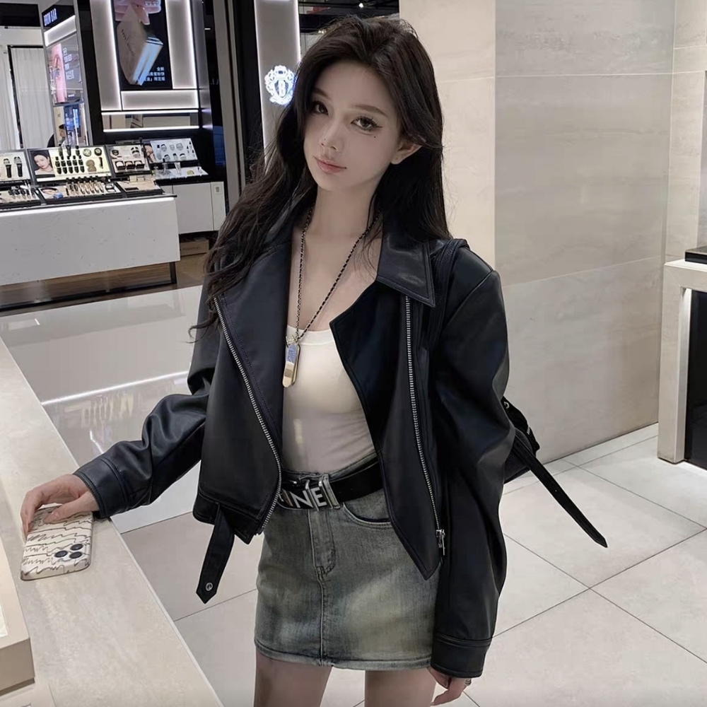 Cropped Jacket Faux Leather in Black